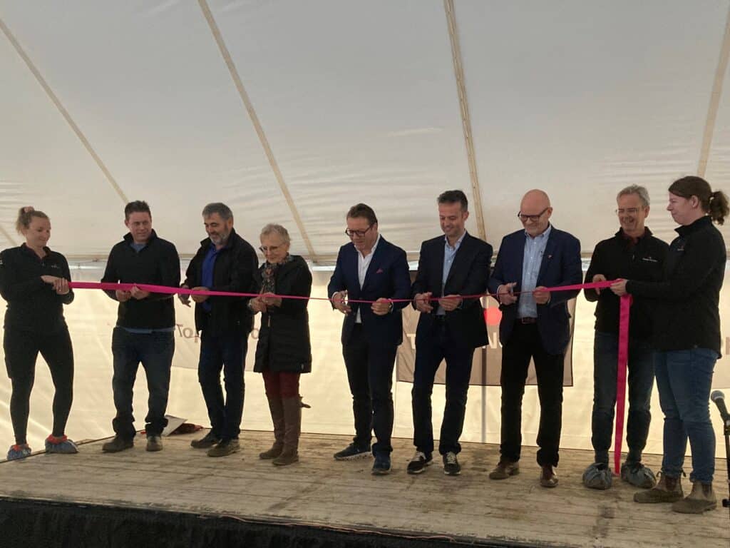 Topigs Norsvin inaugura nova granja núcleo Innova Canadá